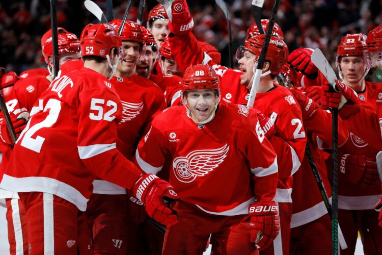 Patrick Kane becomes highest-scoring US-born player in NHL history